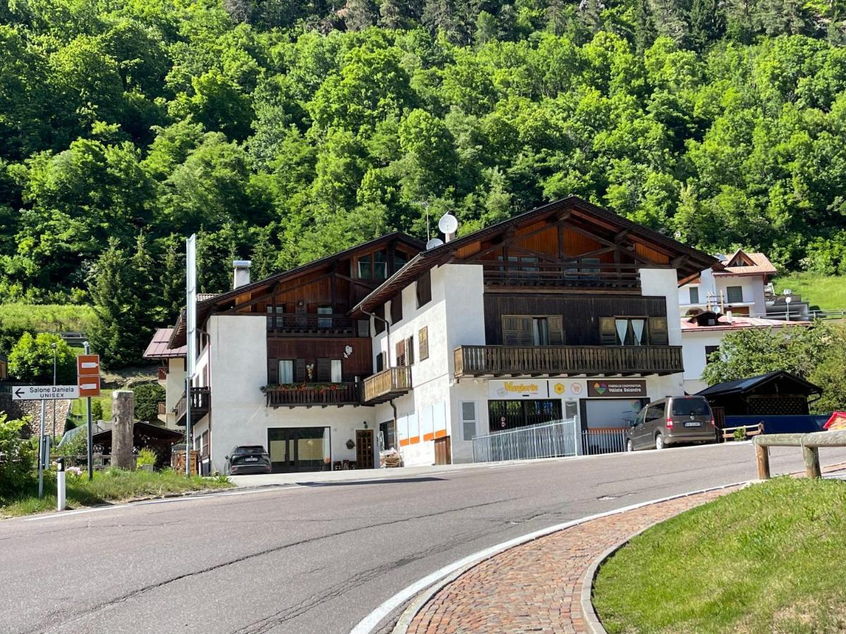 メッツァーナCasa Martiniアパートメント エクステリア 写真
