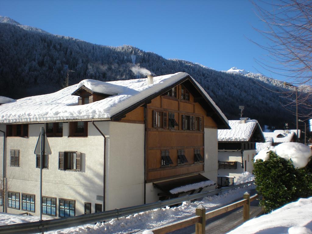 メッツァーナCasa Martiniアパートメント エクステリア 写真
